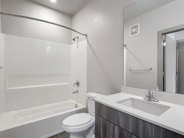 4923 King St — Photo 79