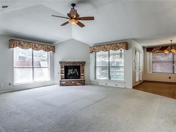 5th image of 4921 Oak Hollow Dr