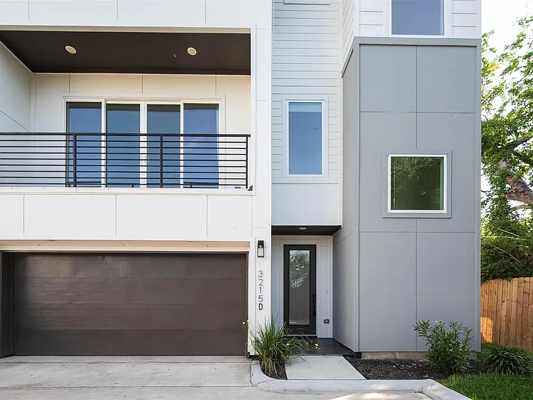 3215 Ennis St #D — Photo 2