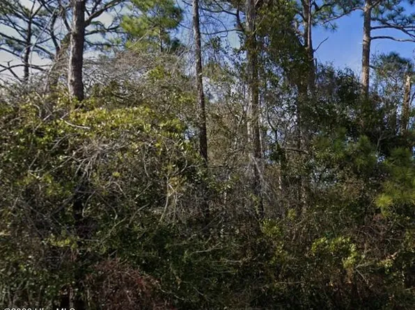107 NE 17th St #L-8, Oak Island, NC 28465