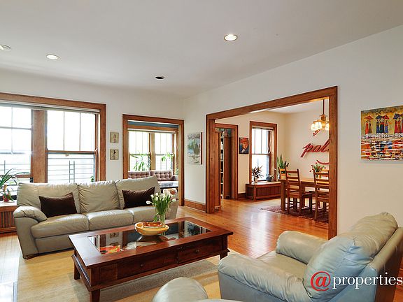 living room / dining room / sun room
