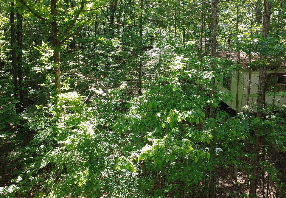 2nd image of 274 Sun Valley Rd