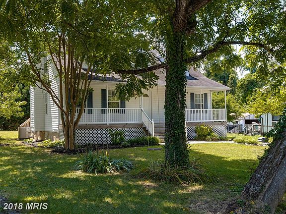 Great front porch for sitting in the shade