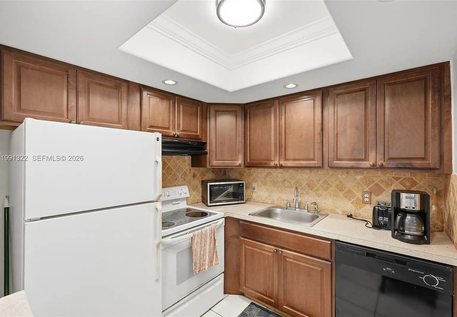 Newport K Condo — Photo 1
