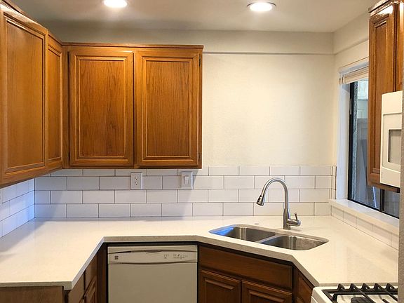 4th image of 22885 Hilton Head Dr