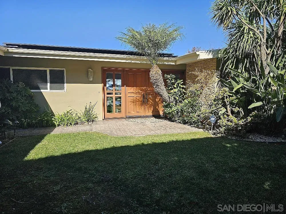 3 bed, 2.0 bath, 2094 sqft, $15,000 — Photo 2