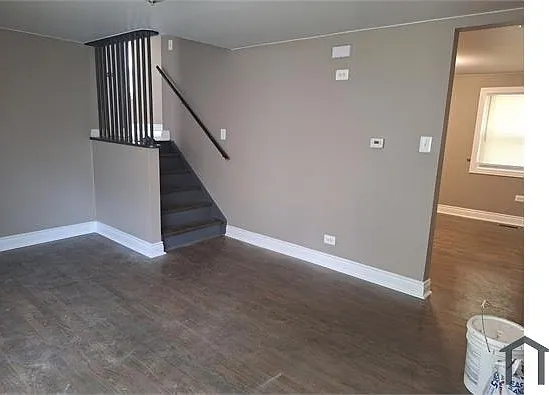 3 bed, 1000 sqft, $2,300 — Photo 2