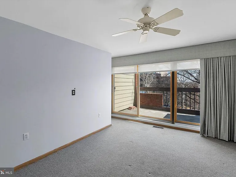 210 Church St #1C — Photo 11
