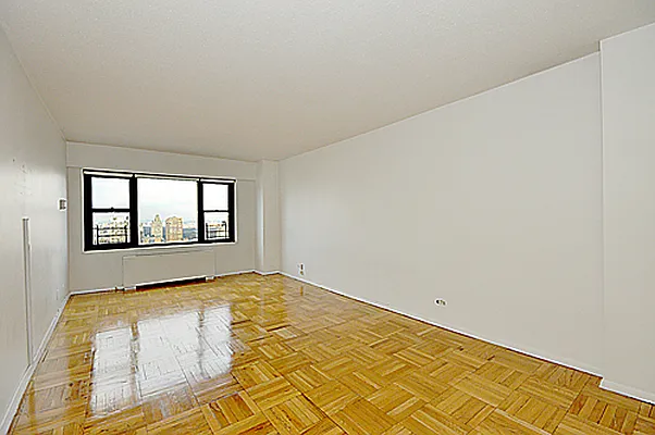 Sold by Anchor Associates | media 24