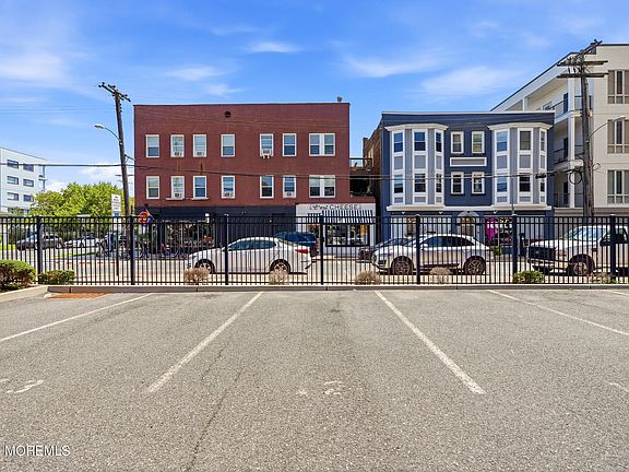 3rd image of 601 Bangs Avenue #1104