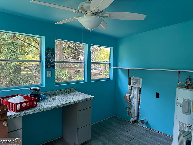 502 Lawrence St — Photo 13