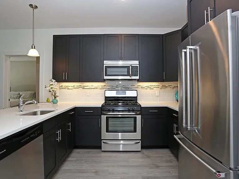 Colonial Pointe at Franklin Lakes — Photo 18