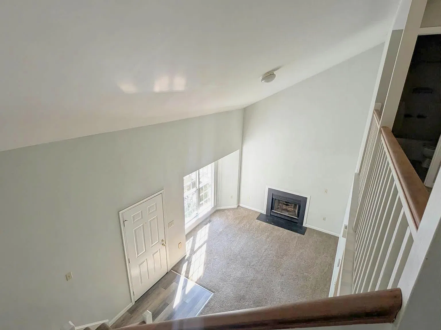 3 bed, 2.0 bath, 1312 sqft, $2,100 — Photo 4
