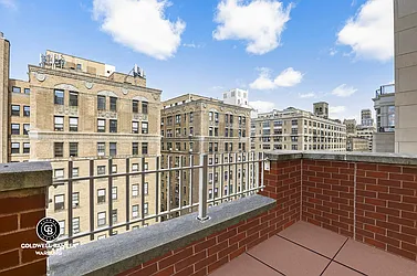 Sold by Coldwell Banker Warburg