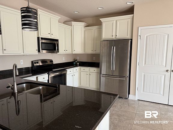 4th image of 2251 Wintergreen Dr
