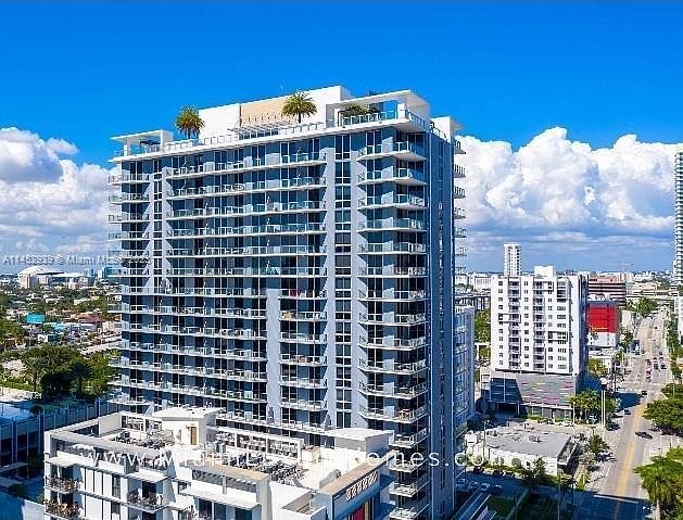 1st image of 1010 SW 2nd Ave #1806