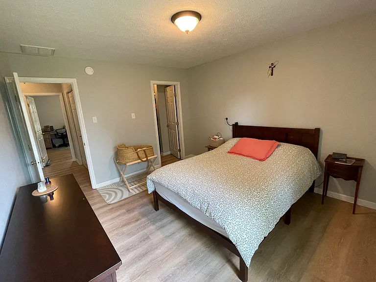 209 Hutchins Dr — Photo 13
