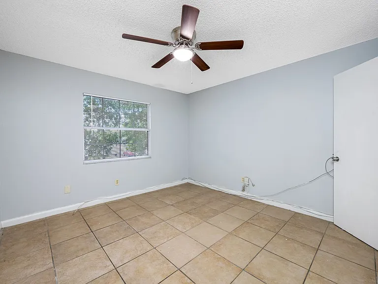 5113 N Nebraska Ave — Photo 46