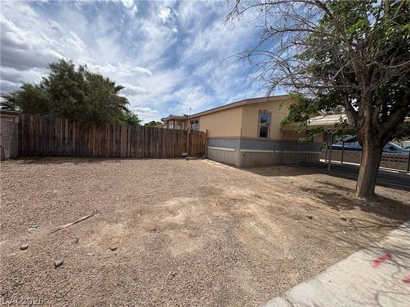 4877 Saguaro Way, Las Vegas, NV 89121