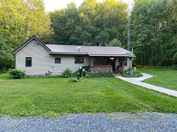 2805 E Lake Rd, Hastings, MI 49058