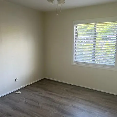 320 Lomitas Ln — Photo 6