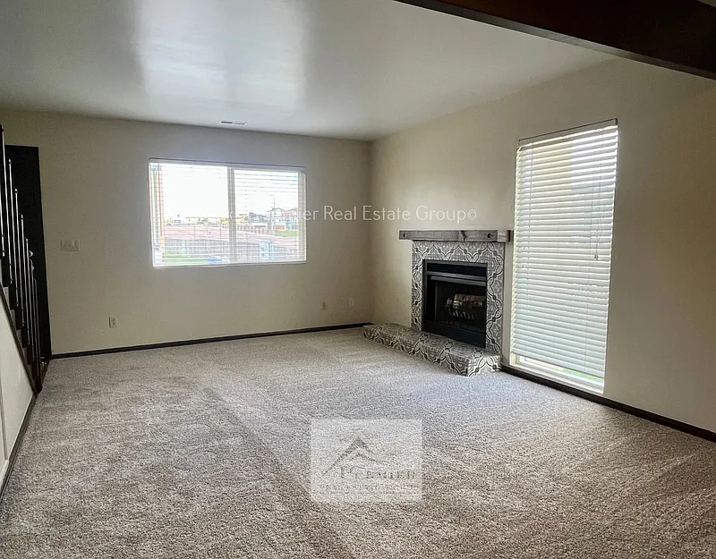 2 bed, 1.5 bath, 960 sqft, $1,400 — Photo 3