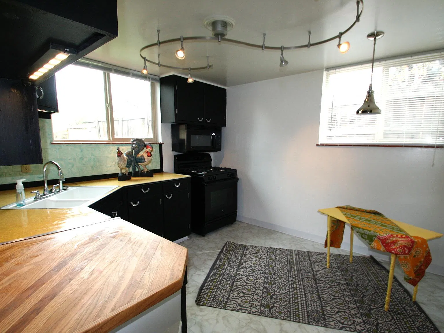 2 bed, 1000 sqft, $2,000 — Photo 3