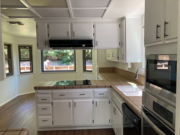 3rd image of 1108 Sandringham Way