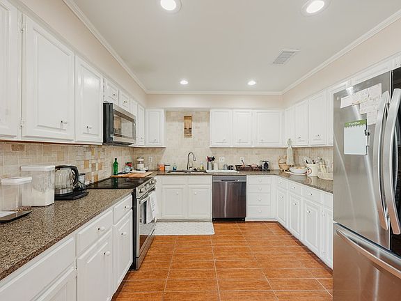 4th image of 5103 Ashdown Pl