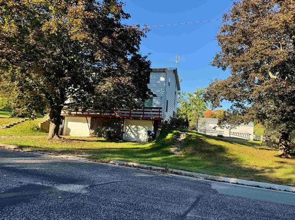 711 S Mary St, Weyauwega, WI 54983