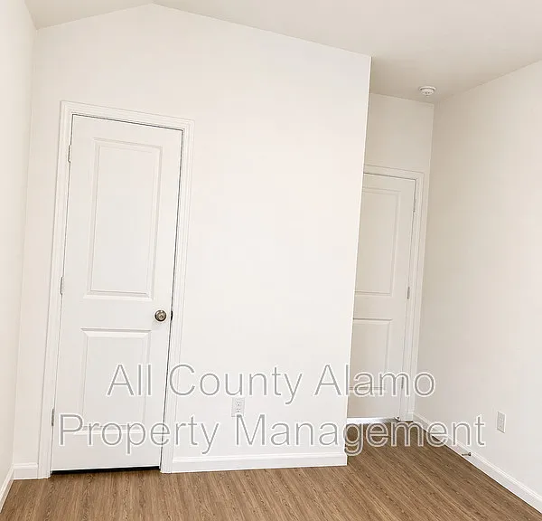 4327 Southton Loch — Photo 14