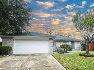 10023 Limewood Ln, Sugar Land, TX 77498