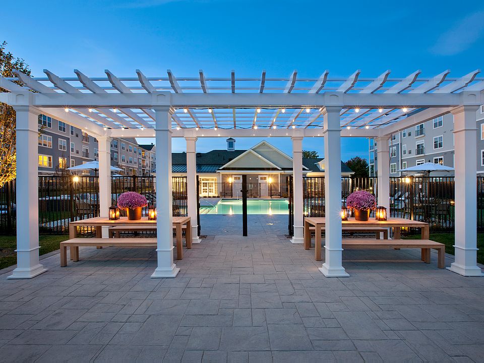 Pool with Seating