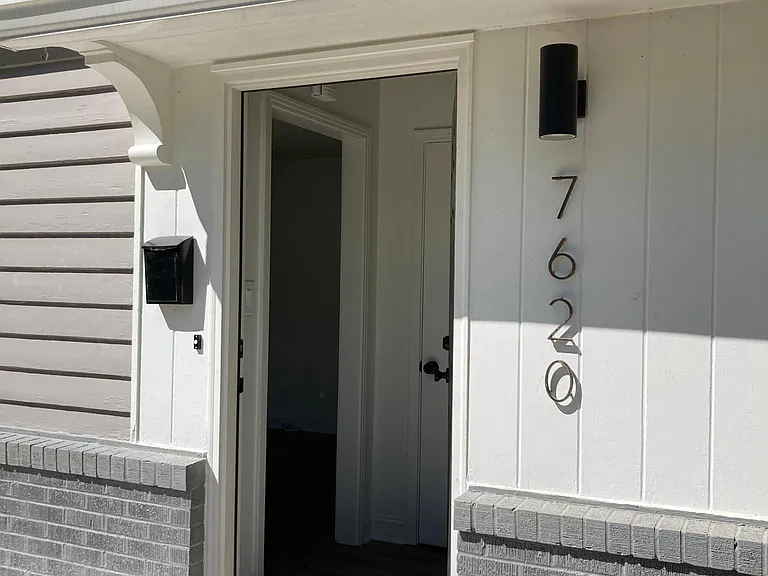 7620 High Dr — Photo 3