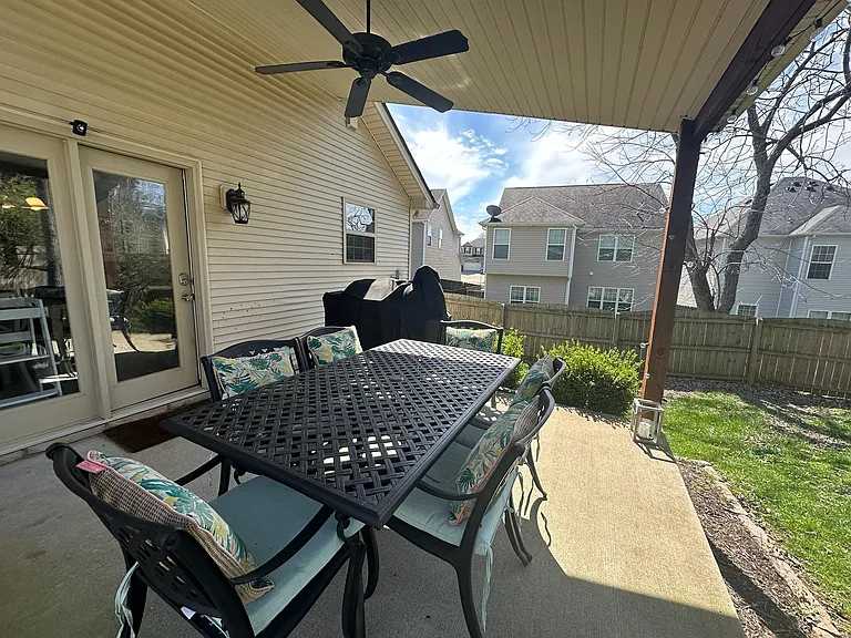 2205 Pokeberry Park — Photo 47