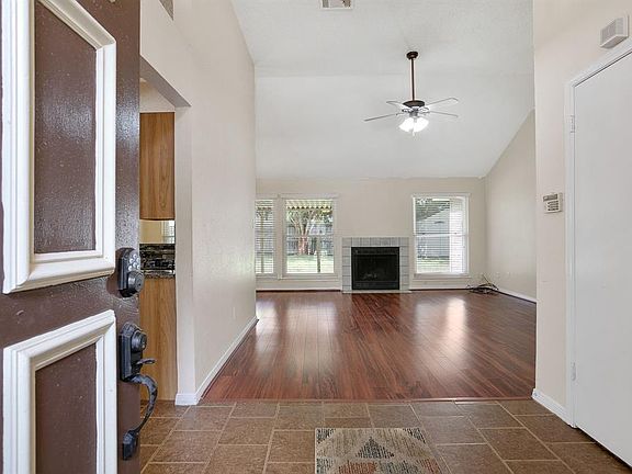 3rd image of 1046 Margate Dr