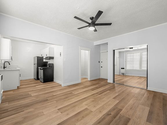 4th image of 1142 W 17th St APT 8