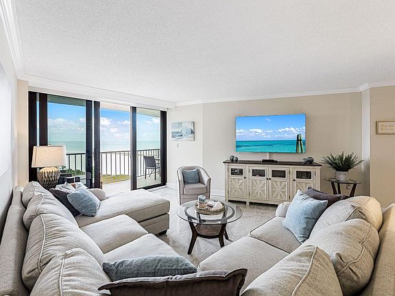5th image of 260 Seaview Ct APT 1207