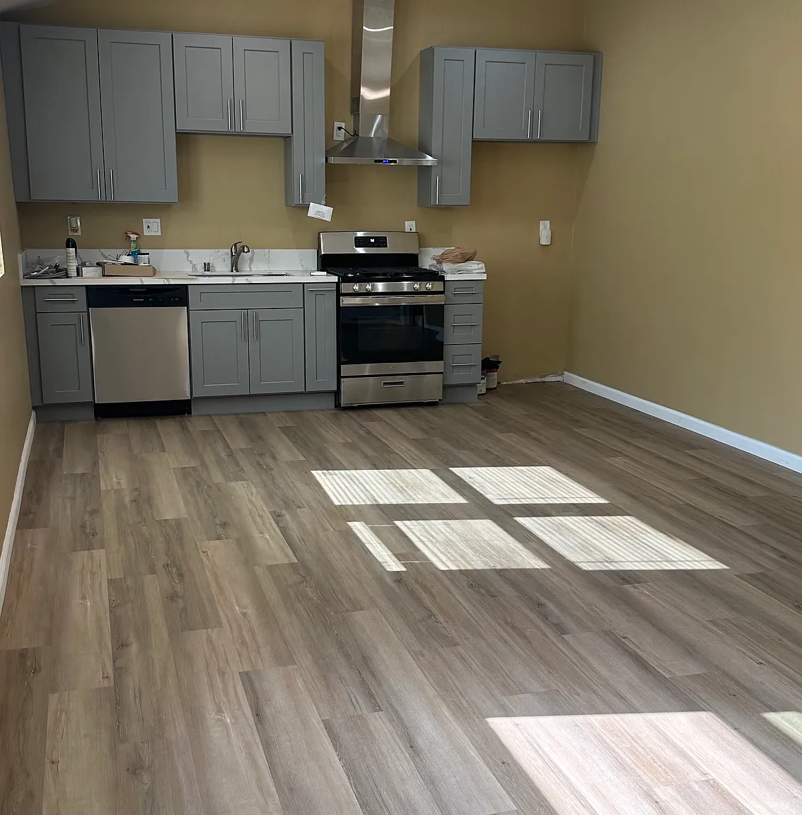2 bed, 600 sqft, $2,500 — Photo 3