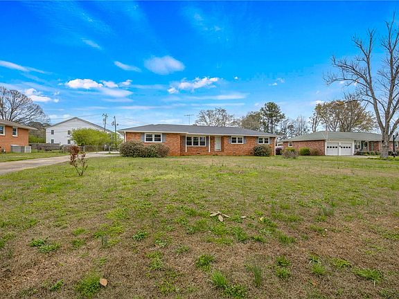 2nd image of 313 Rhodehaven Dr