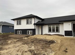 676 Porter Rd, Evansville, WI 53536