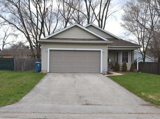 1321 S 4th St, Aurora, IL 60505