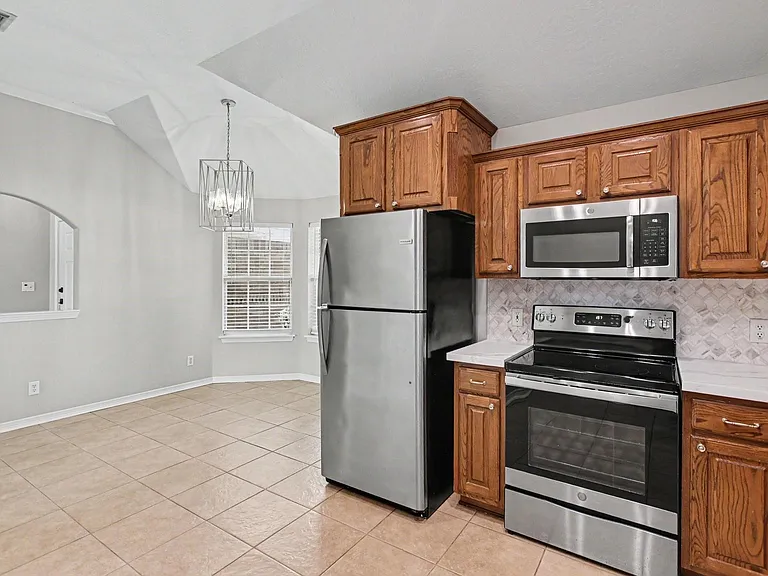 10718 Fairview Dr — Photo 5