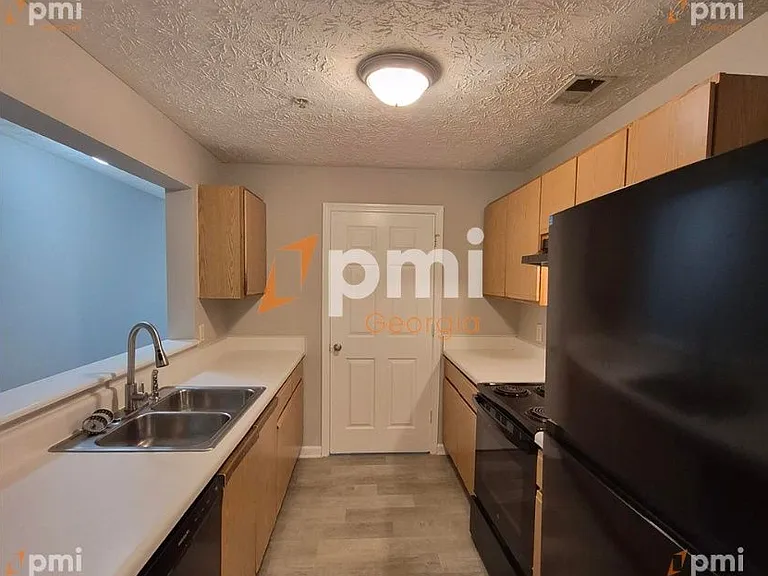 2204 Fairington Village Dr — Photo 3