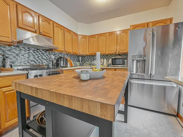 1270 Ovington Avenue image 4 of 20