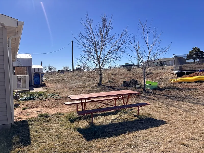3 bed, 2.0 bath, 1120 sqft, $1,700 — Photo 4