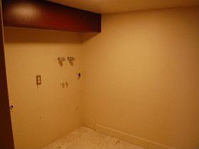 5th image of 668 E Roosevelt Ave