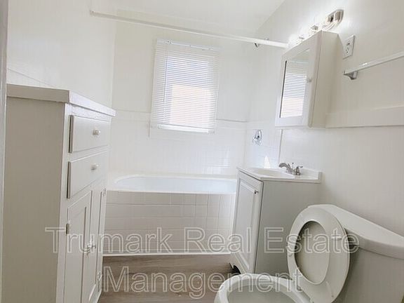 2nd image of 433 N Catalina Ave