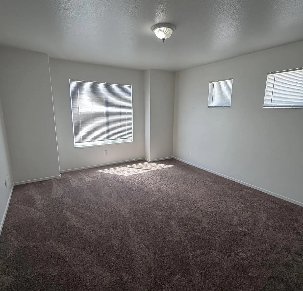 3 bed, 2.5 bath, 1223 sqft, $2,150 — Photo 1