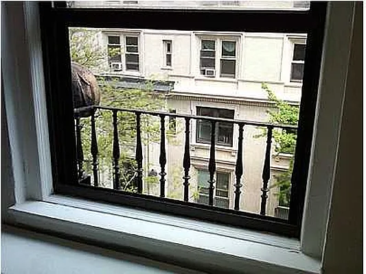 Sold by Ann Ferguson, LLC | media 10